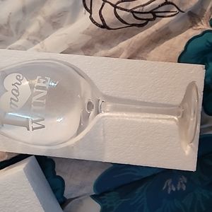 Extra large wine glass